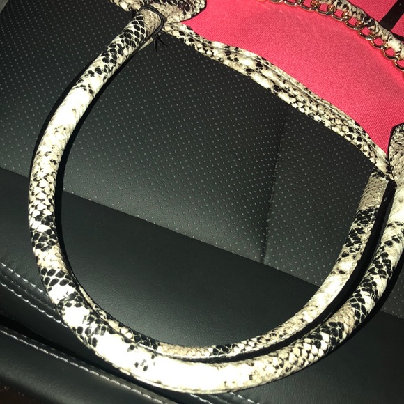 *****SOLD*****Victoria’s Secret tote bag - Picture 6 of 7